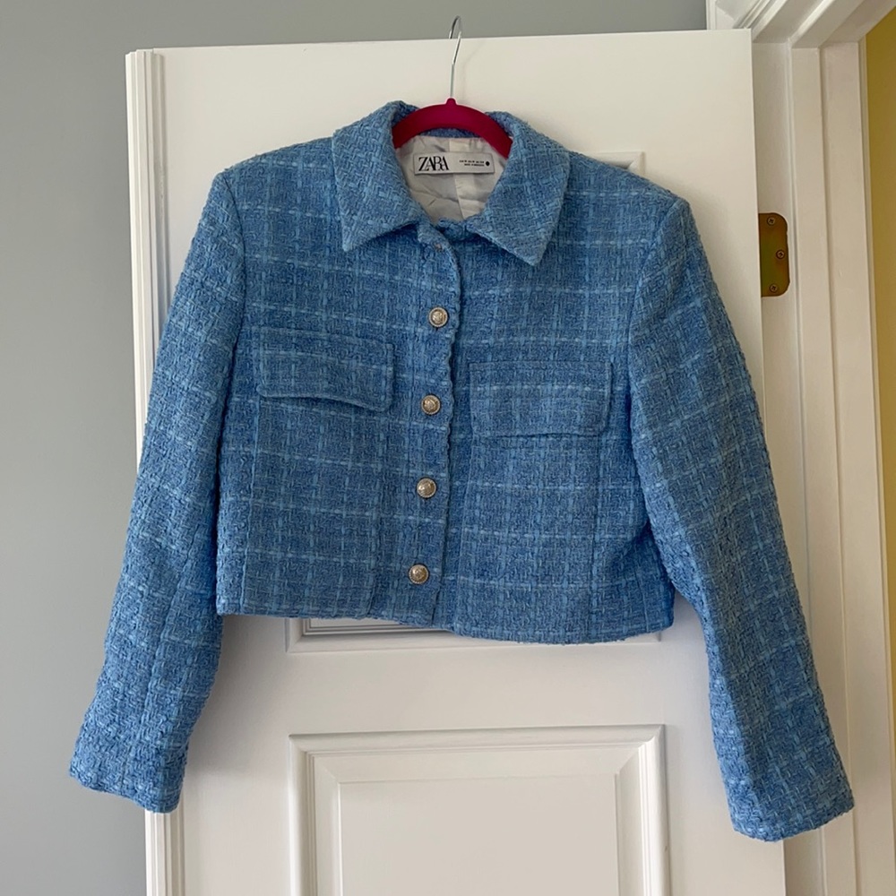Tweed cropped Zara jacket with silver buttons.